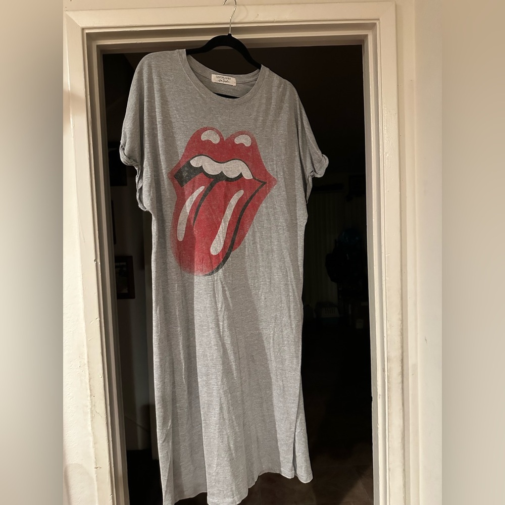 Daydreamer Gray T-shirt Dress/Tunic with Red Graphic